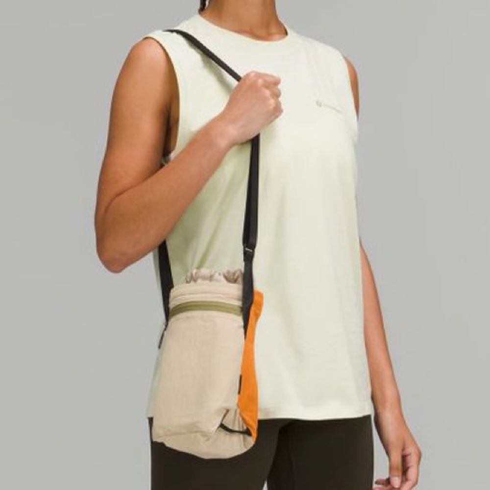 Lululemon water bottle bag 2.5L orange and trench color